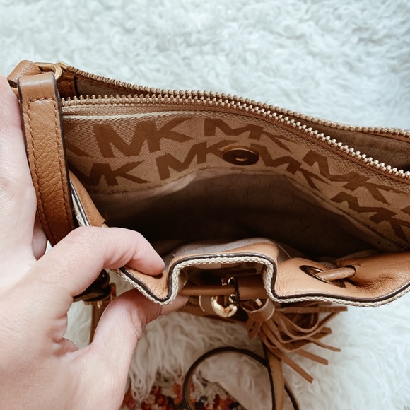 Michael Kors crossbody purse - Picture 7 of 7